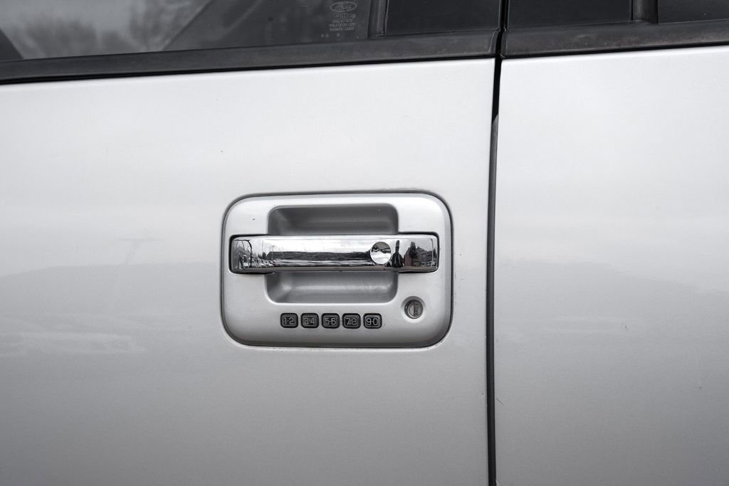 Used 2013 Ford F150 Platinum image 40