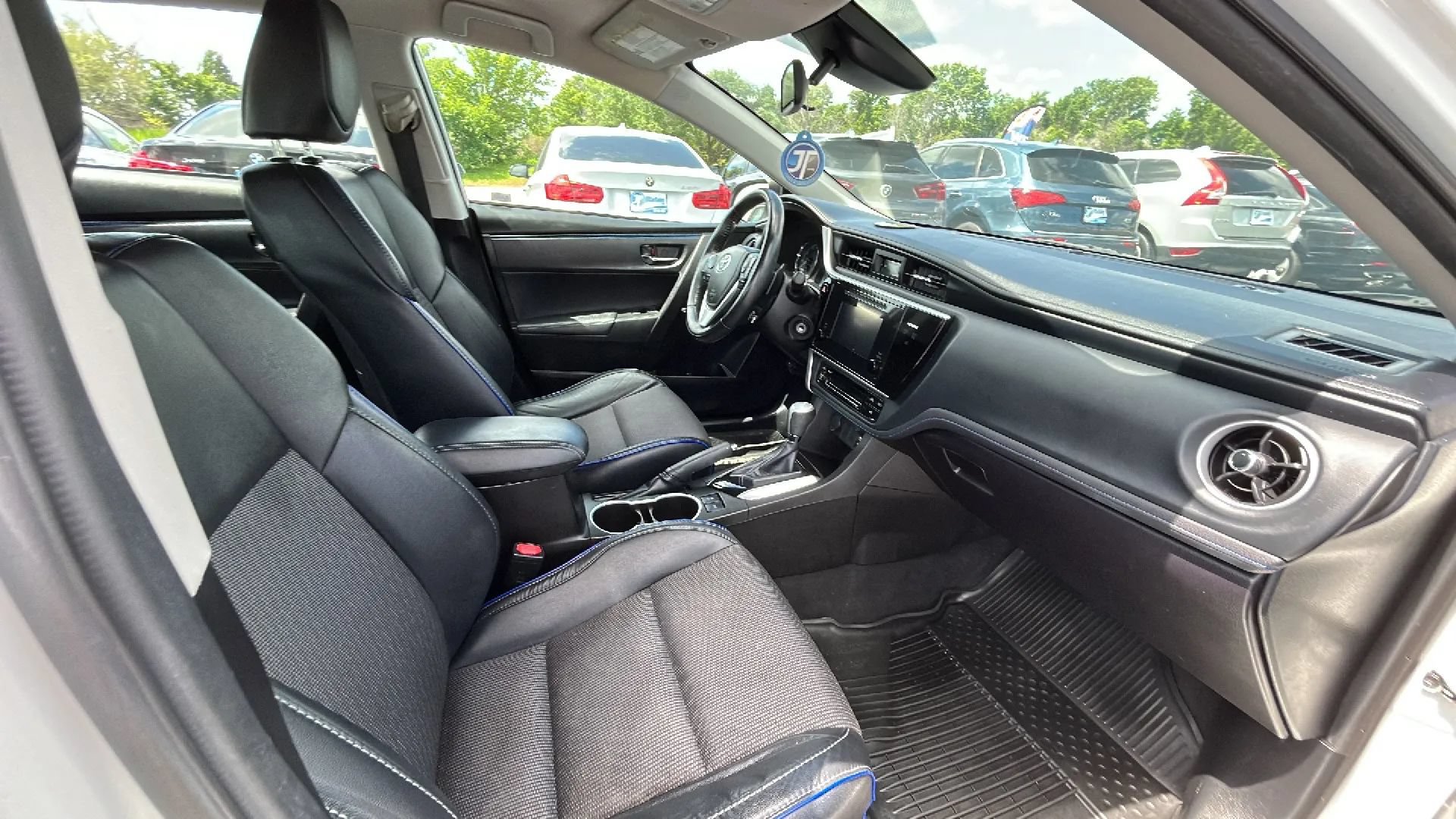 Used 2017 Toyota Corolla SE FWD image 48