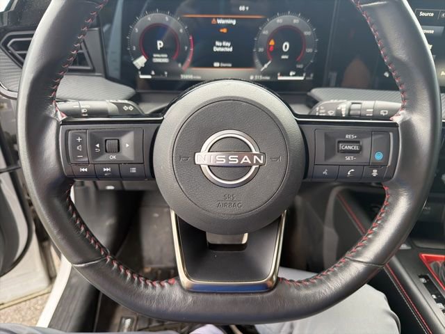 Used 2025 Nissan Kicks SR AWD/4WD image 11
