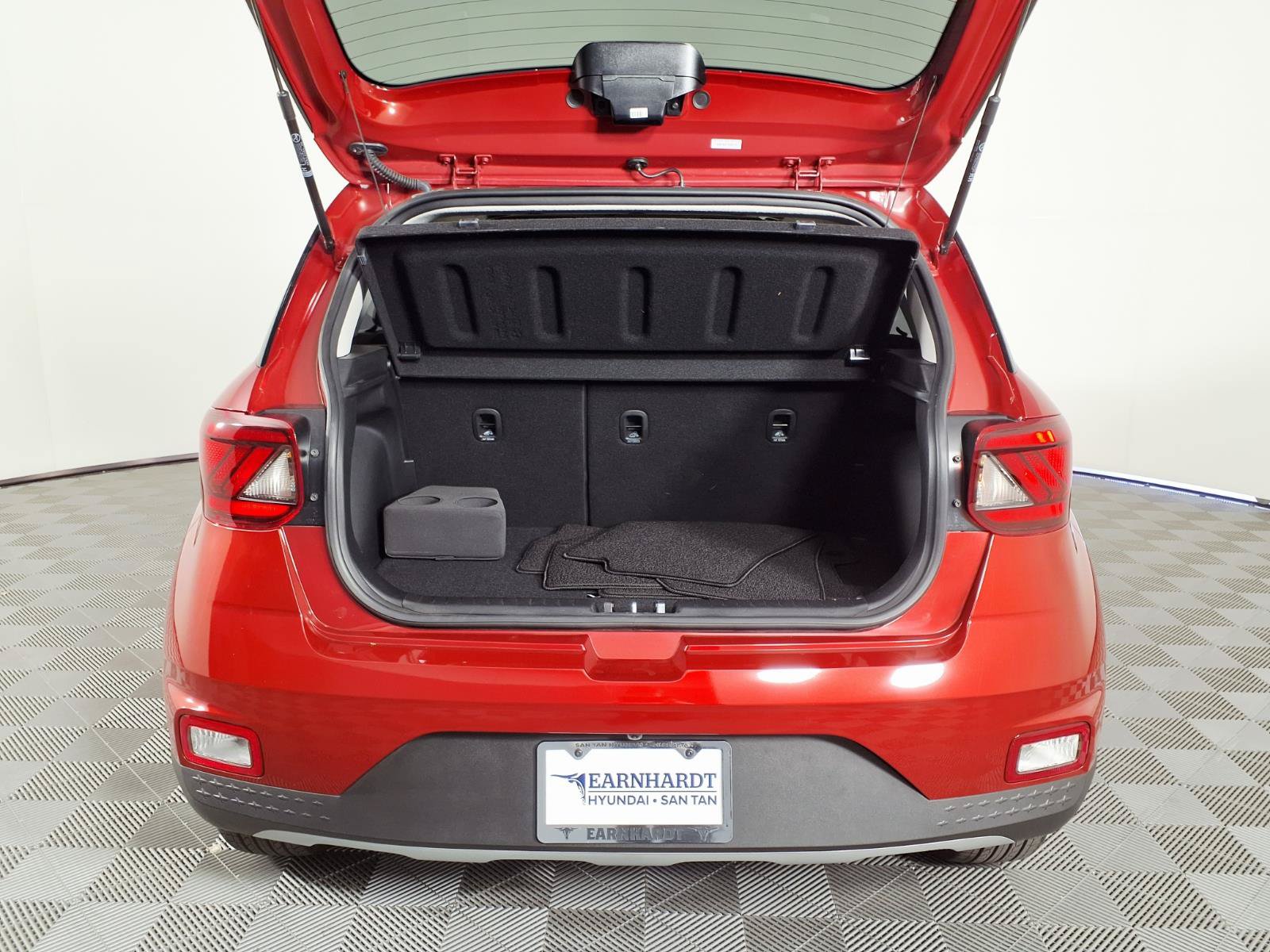 Certified 2026 Hyundai Venue SEL FWD image 8
