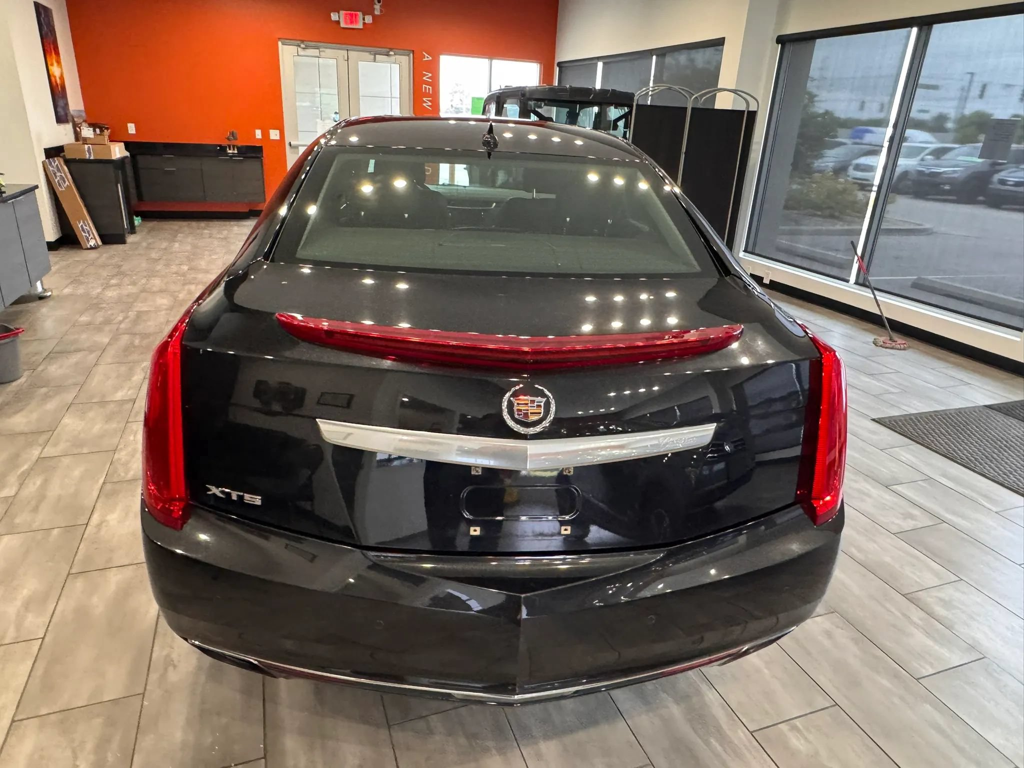 Used 2014 Cadillac XTS Luxury w/ Driver Awareness Package FWD image 10