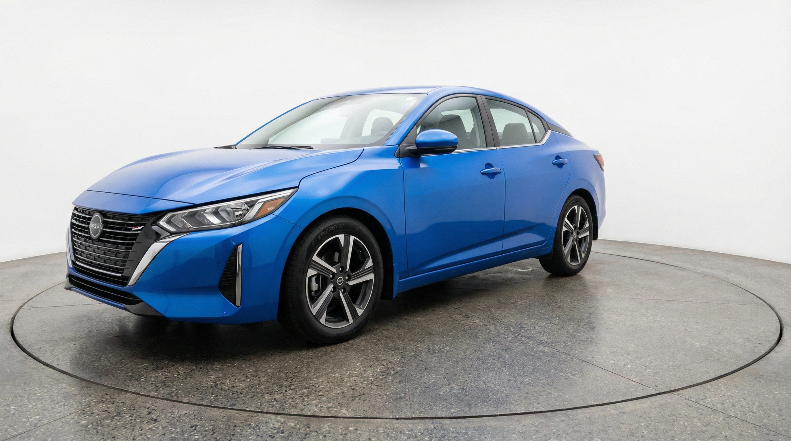 Used 2025 Nissan Sentra SV image 3