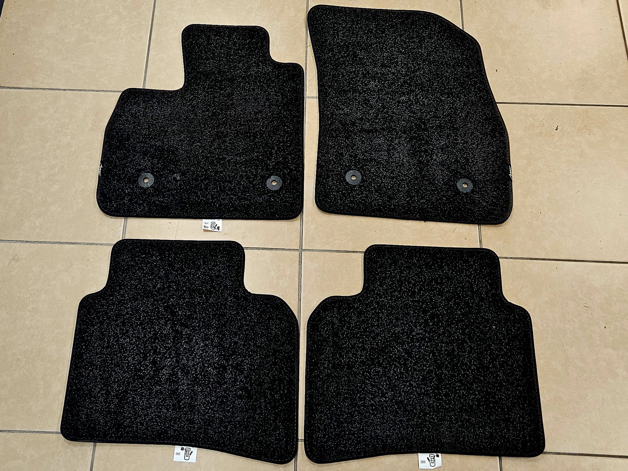 Used 2023 Buick Envision Avenir image 48