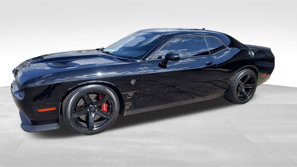 Used 2017 Dodge Challenger SRT Hellcat image 1