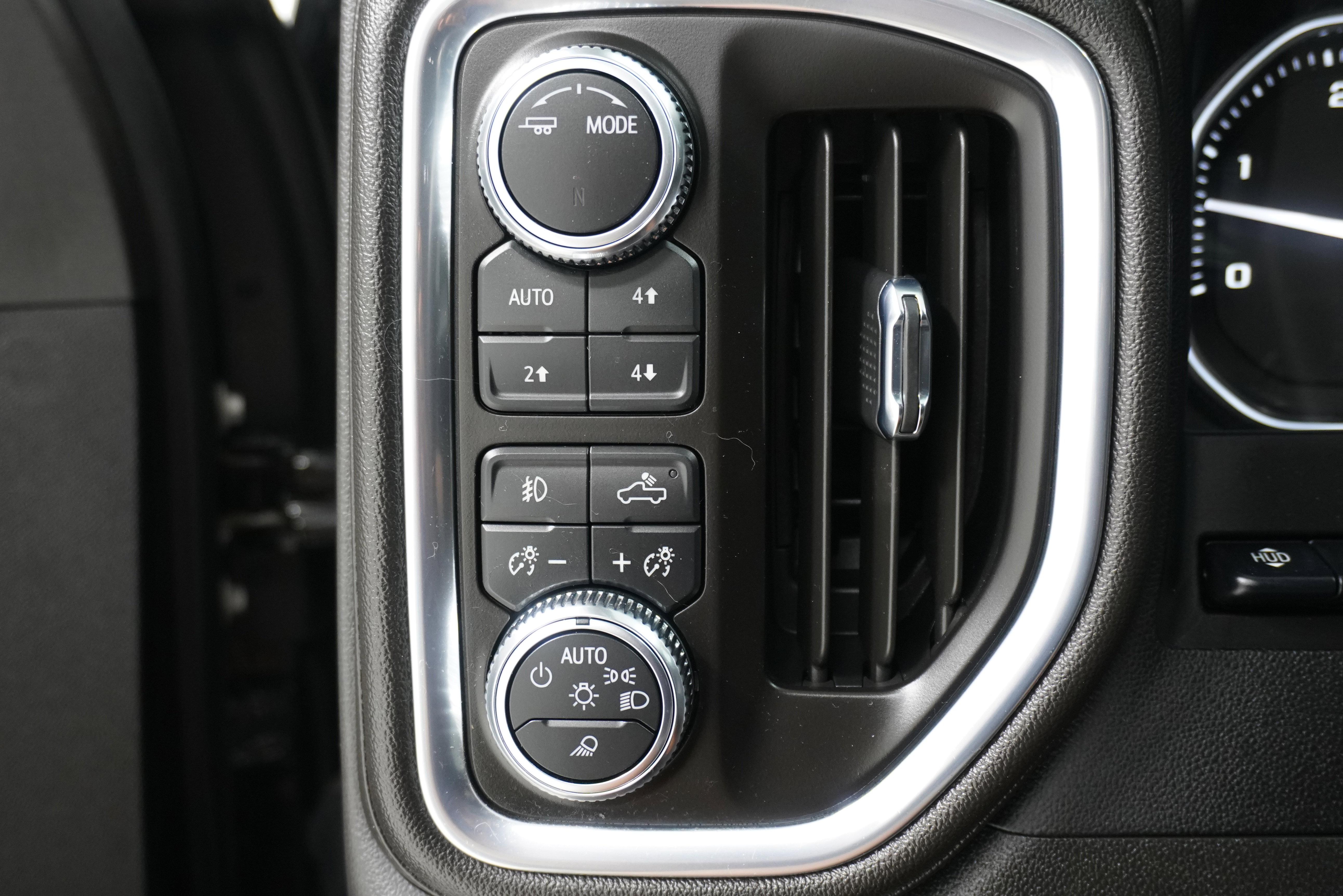 Used 2023 GMC Sierra 3500 Denali w/ Denali Black Diamond Edition image 29