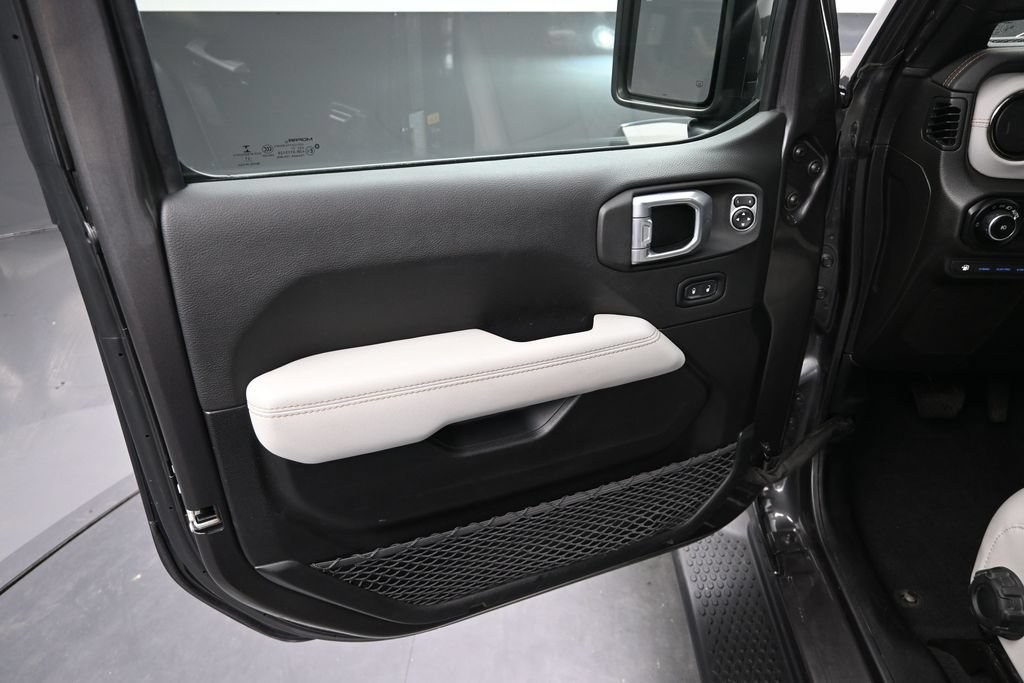 Used 2021 Jeep Wrangler Unlimited Sahara AWD/4WD image 10