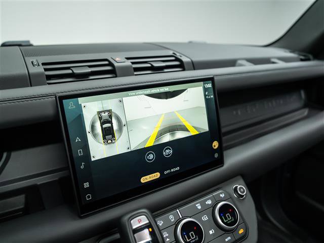 Used 2025 Land Rover Defender 110 S image 29