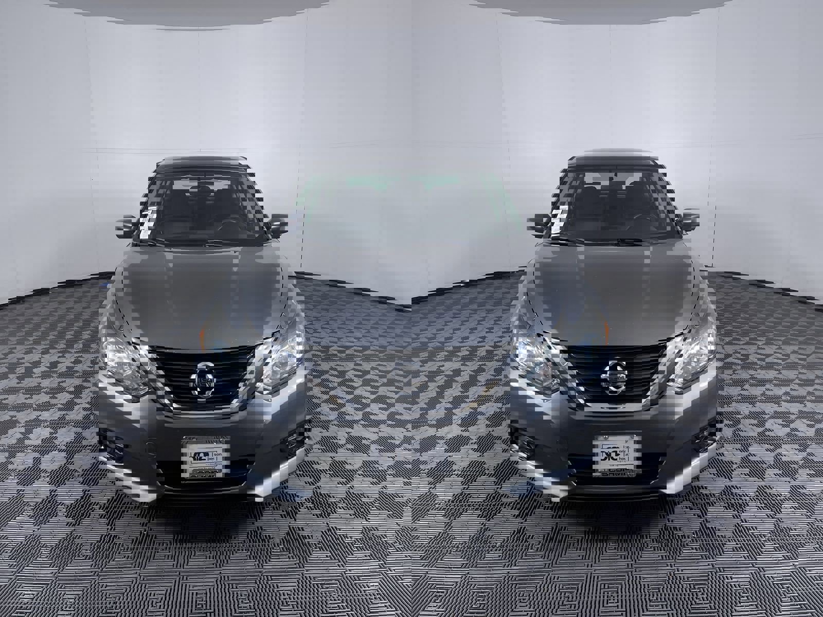 Used 2017 Nissan Altima 2.5 SR w/ LED Appearance Package image 27