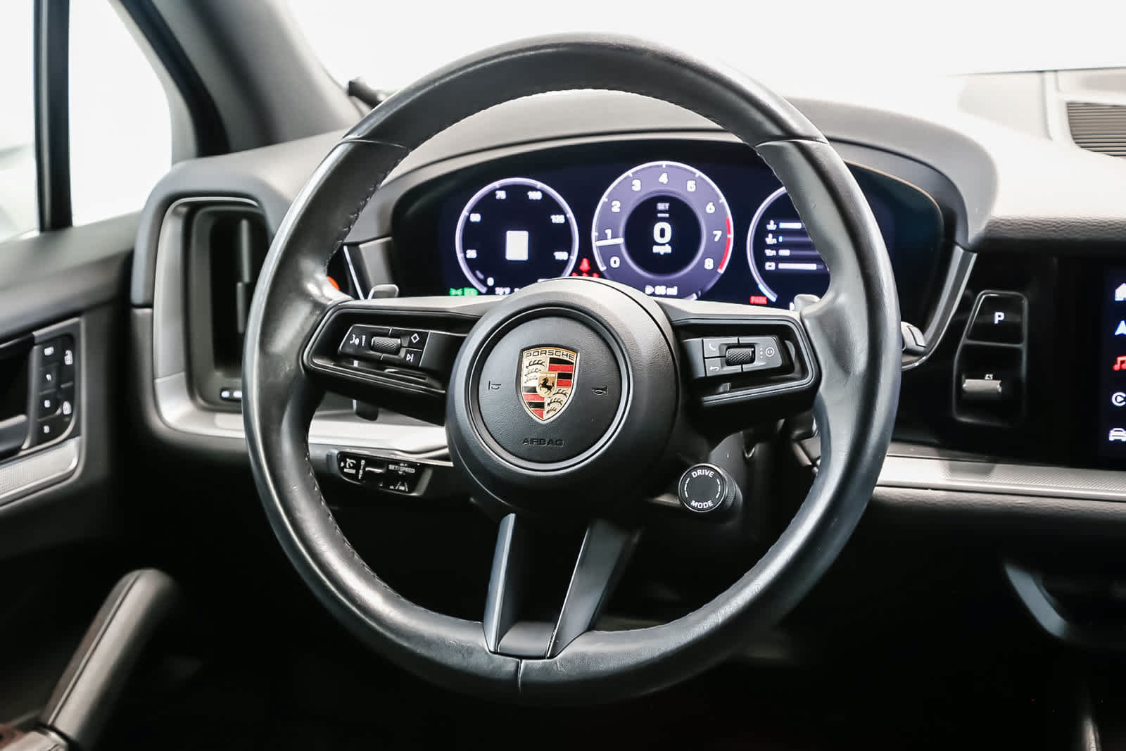 Certified 2024 Porsche Cayenne AWD/4WD image 21
