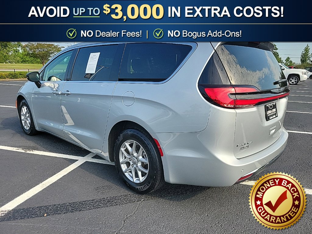 Used 2024 Chrysler Pacifica Touring-L FWD image 26