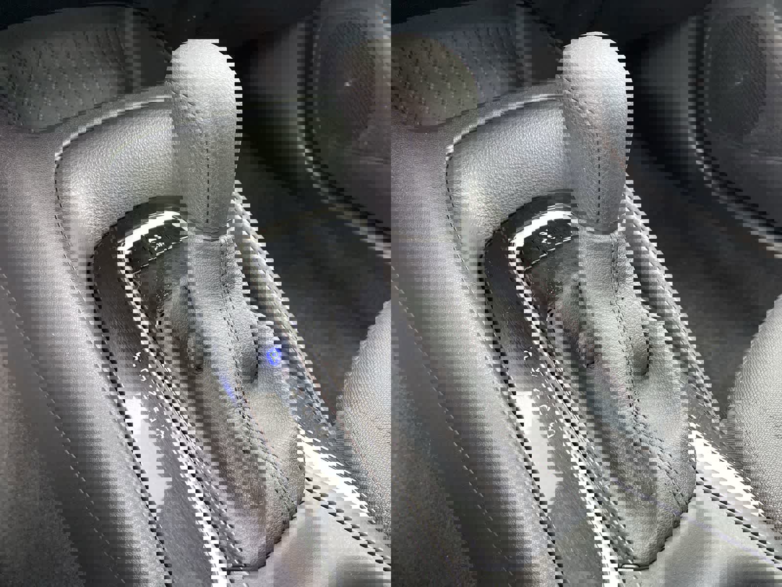 Used 2025 Toyota Corolla LE image 32