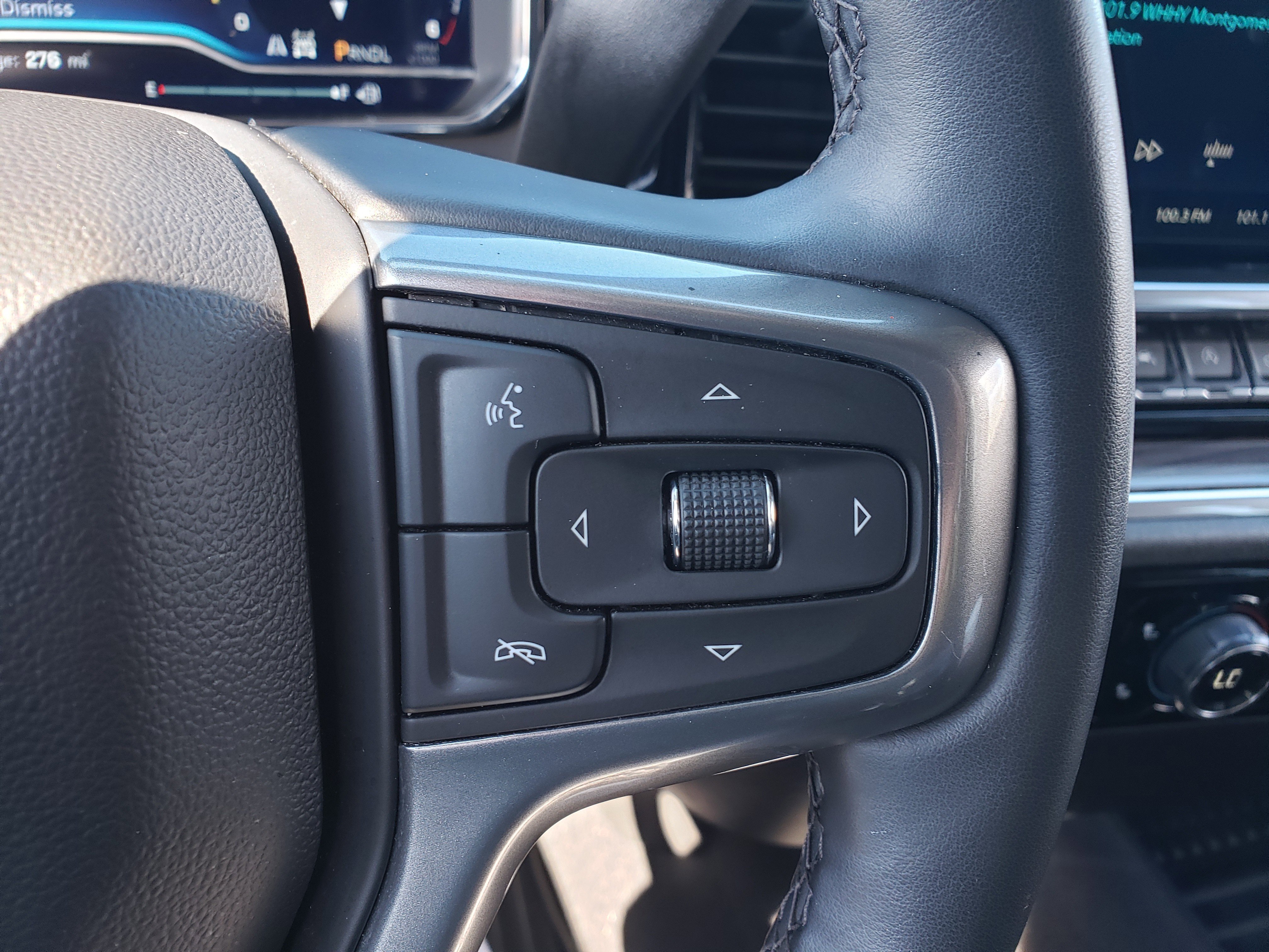 Used 2024 Chevrolet Silverado 1500 LT image 14