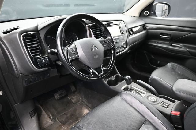 Used 2016 Mitsubishi Outlander AWD image 11
