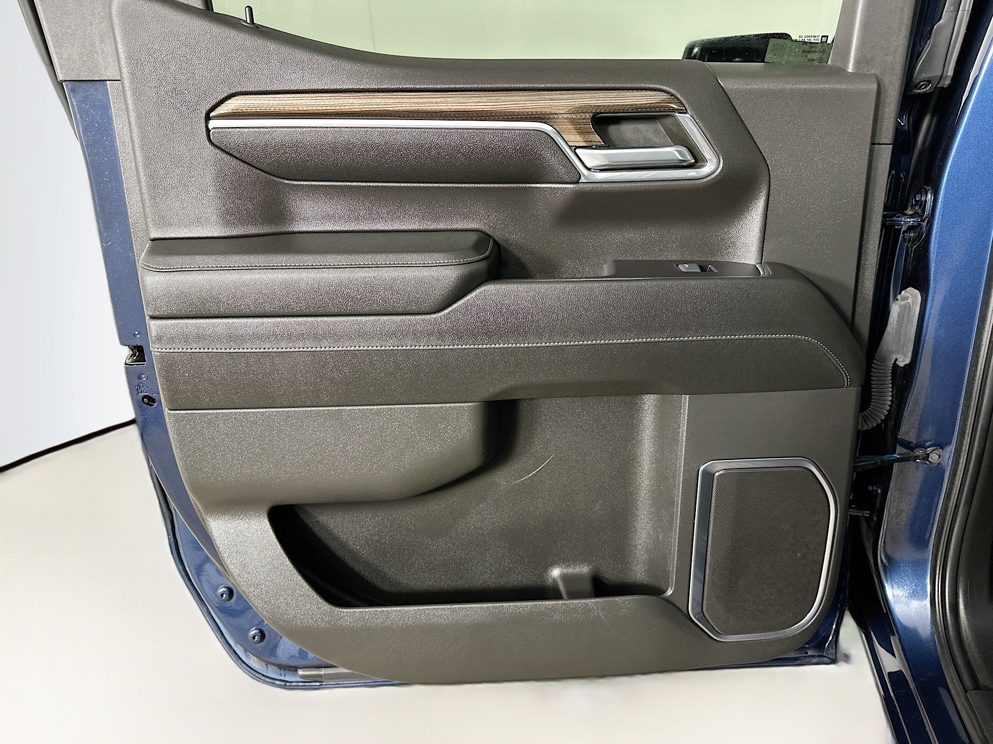 Used 2023 Chevrolet Silverado 1500 LT AWD/4WD image 26