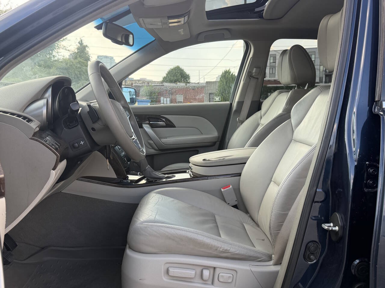 Used 2011 Acura MDX w/ Technology Package AWD/4WD image 16