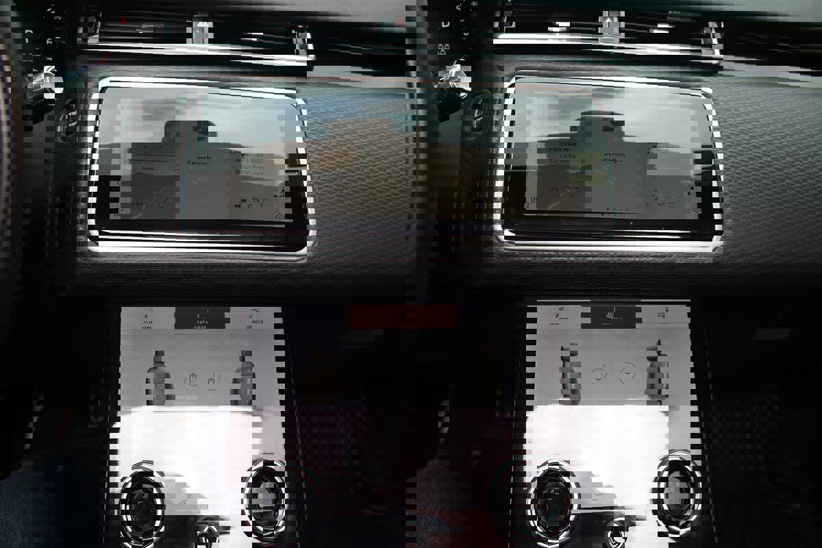 Used 2021 Land Rover Range Rover Velar R-Dynamic S image 30