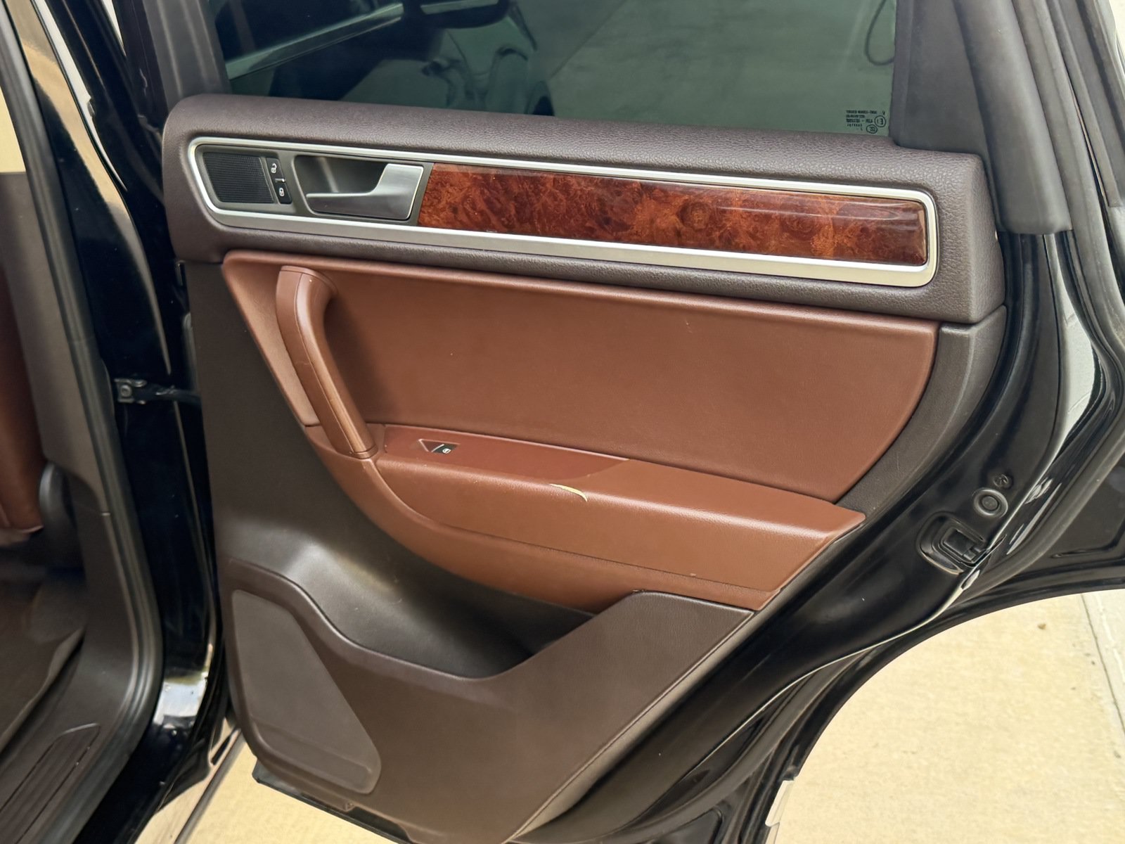 Used 2014 Volkswagen Touareg VR6 AWD/4WD image 31