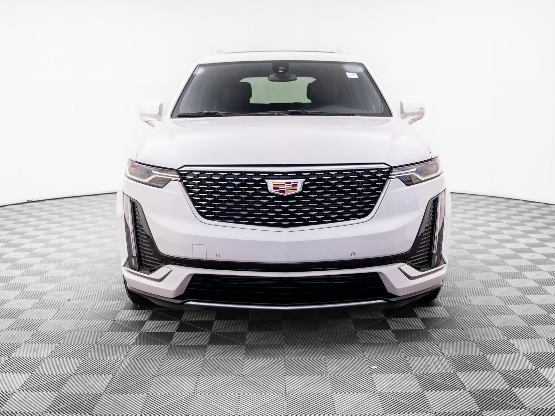 Used 2024 Cadillac XT6 Luxury w/ LPO, Floor Liner Package AWD/4WD image 8