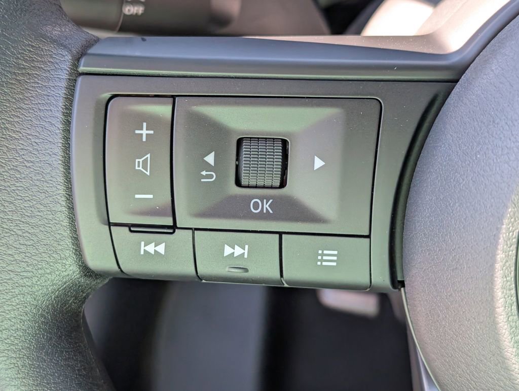 New 2026 Nissan Kicks SV image 18