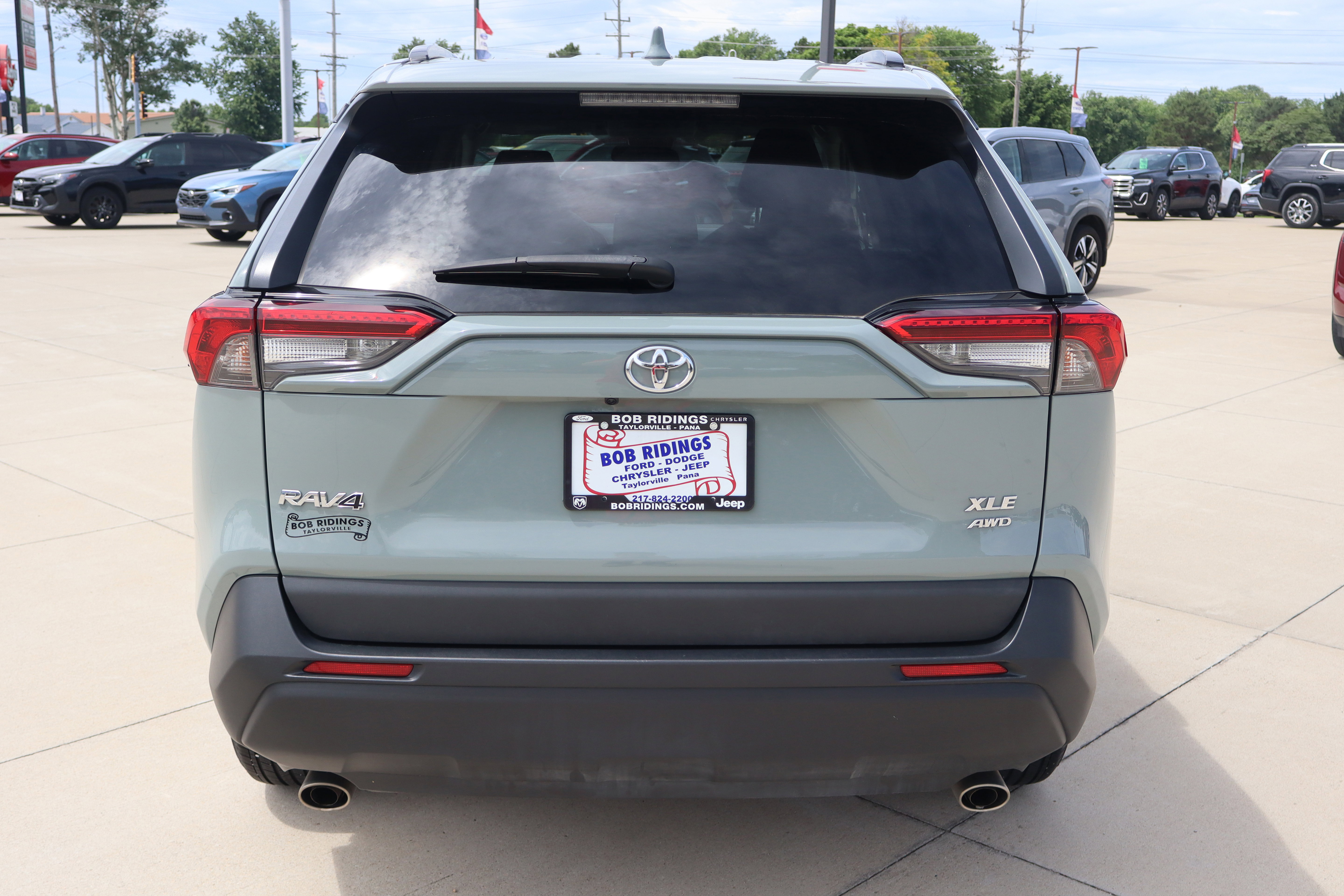 Used 2022 Toyota RAV4 XLE AWD/4WD image 7