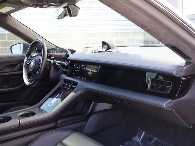 Used 2020 Porsche Taycan Turbo AWD/4WD image 29