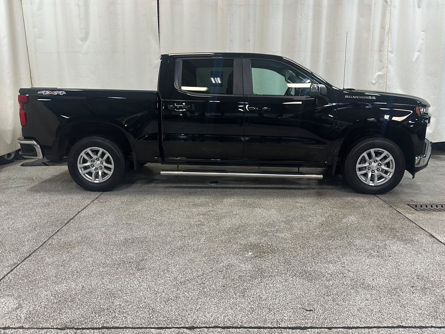 Used 2020 Chevrolet Silverado 1500 LT w/ All-Star Edition AWD/4WD image 6