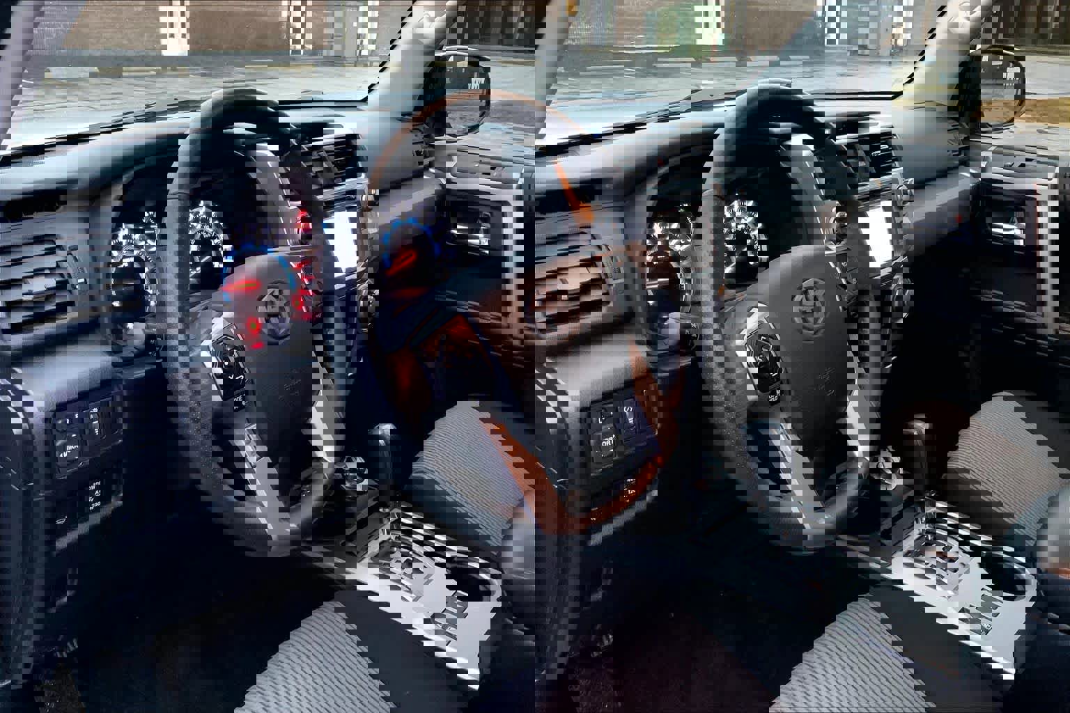 Used 2019 Toyota 4Runner SR5 image 18