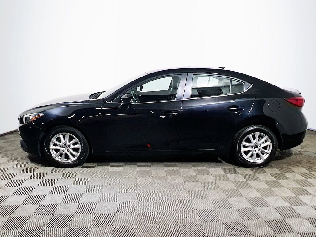 Used 2016 MAZDA MAZDA3 i Grand Touring image 4