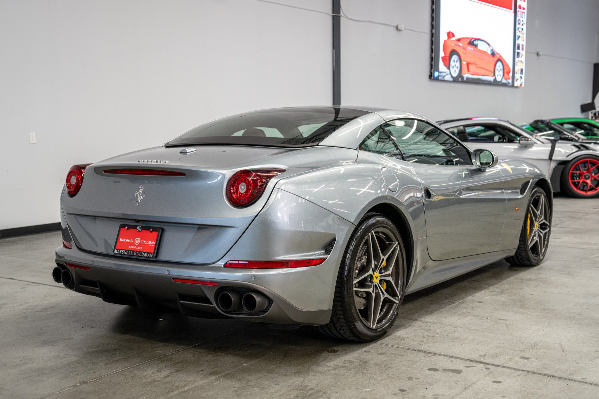 Used 2017 Ferrari California T RWD image 44
