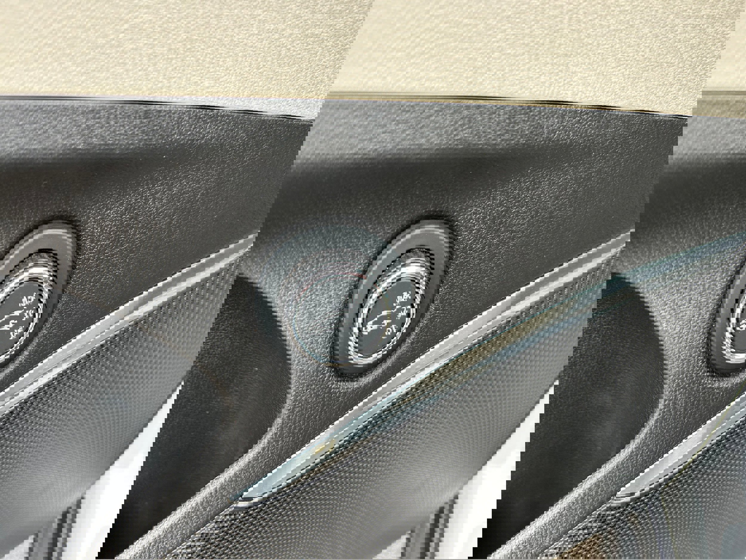 Used 2019 Buick Enclave Essence FWD image 13