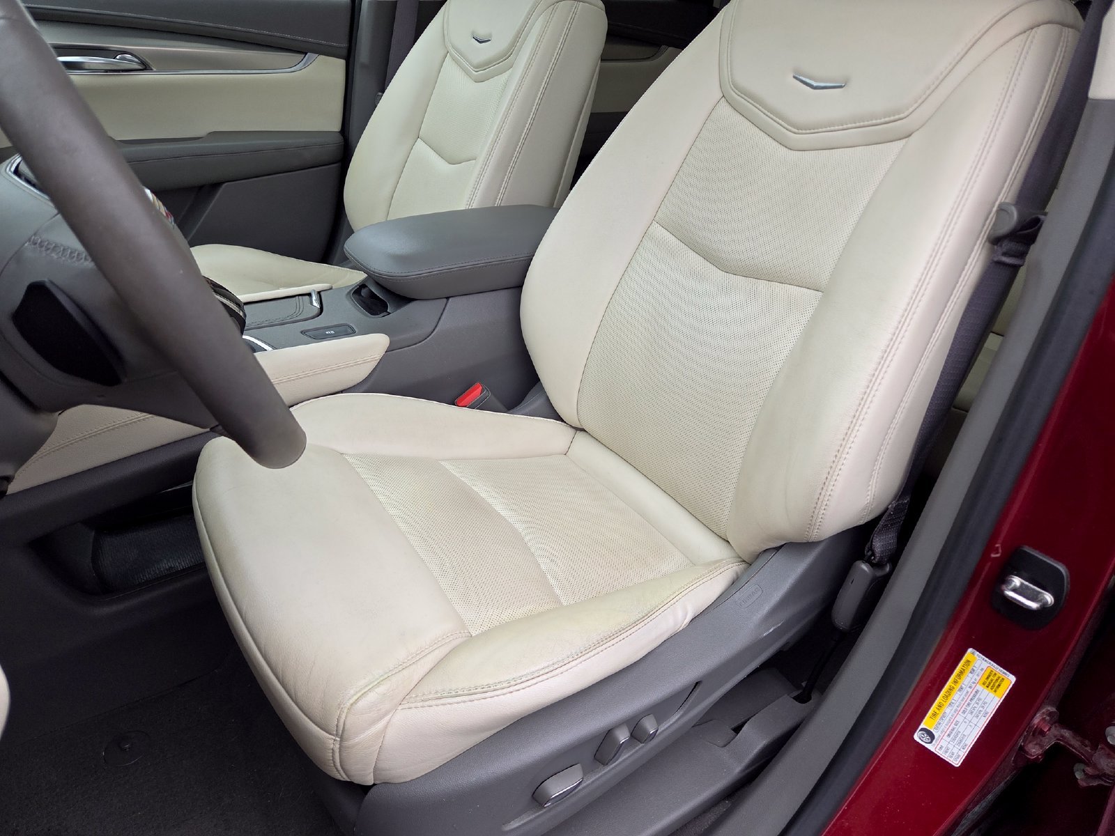Used 2018 Cadillac XT5 Luxury w/ Driver Awareness Package FWD image 27