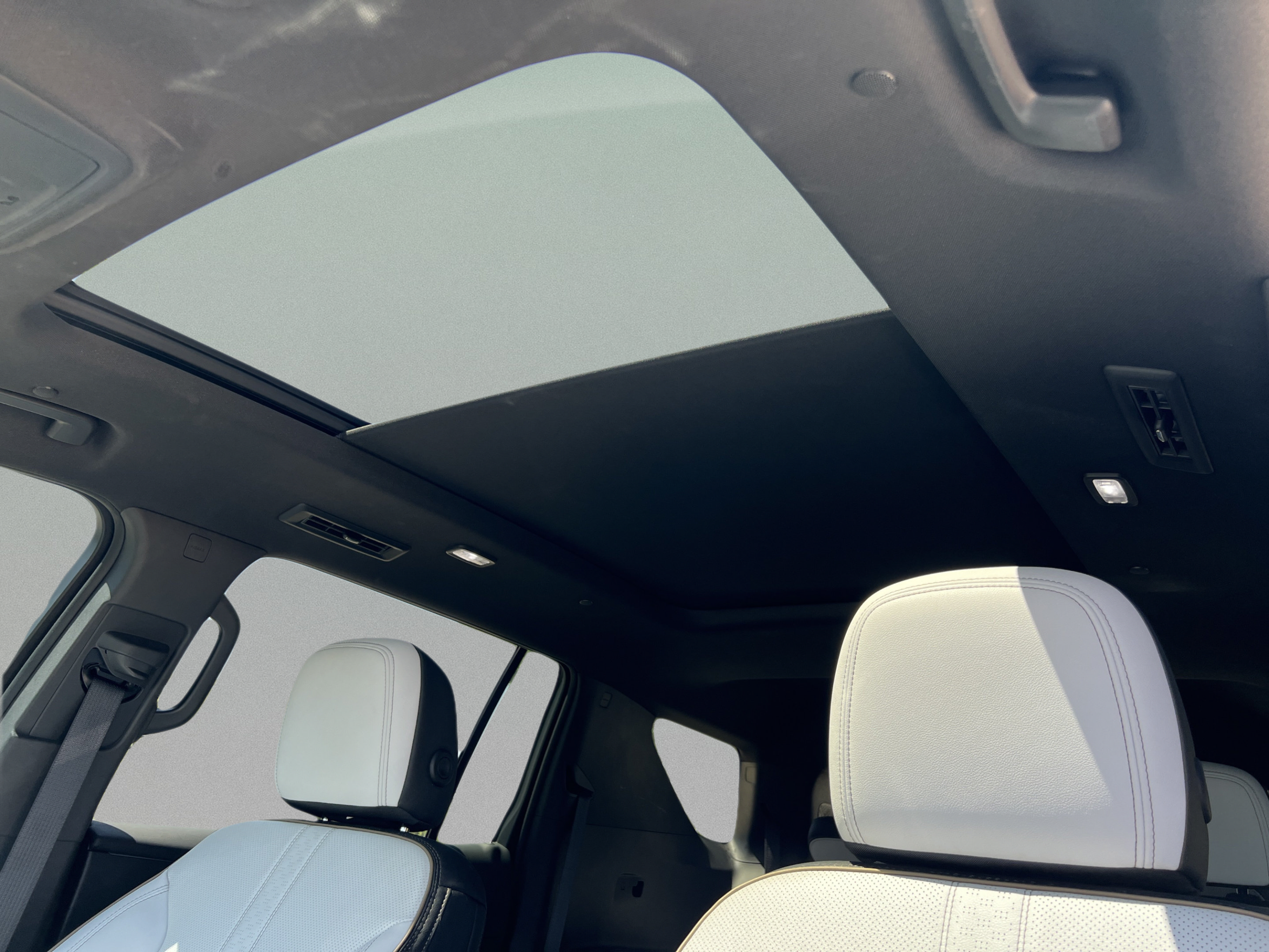 Used 2025 Chevrolet Traverse High Country w/ LPO, Floor Liner Package AWD/4WD image 22
