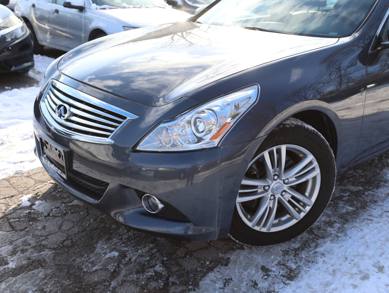 Used 2013 INFINITI G37 x w/ Premium Pkg image 2