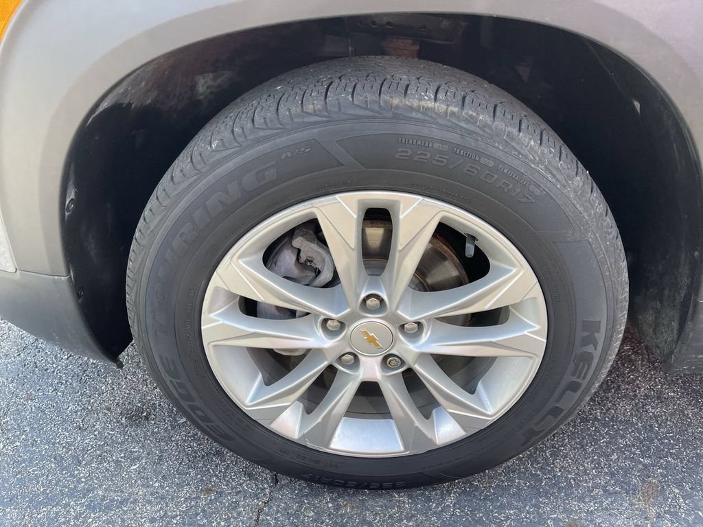 Used 2021 Chevrolet TrailBlazer LS FWD image 2