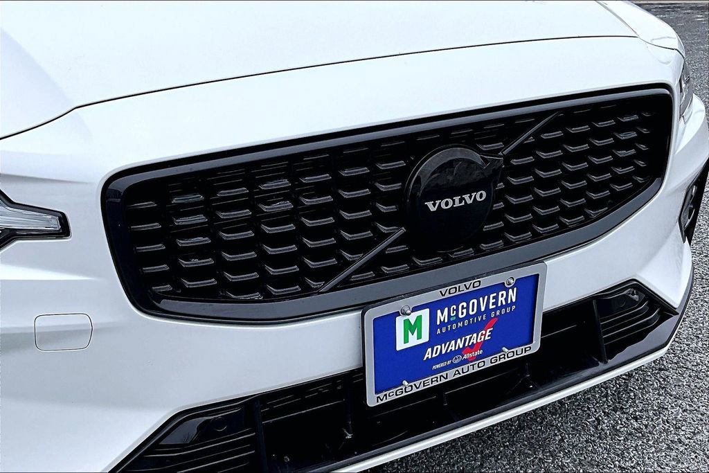 Certified 2023 Volvo S60 B5 Plus w/ Climate Package image 33
