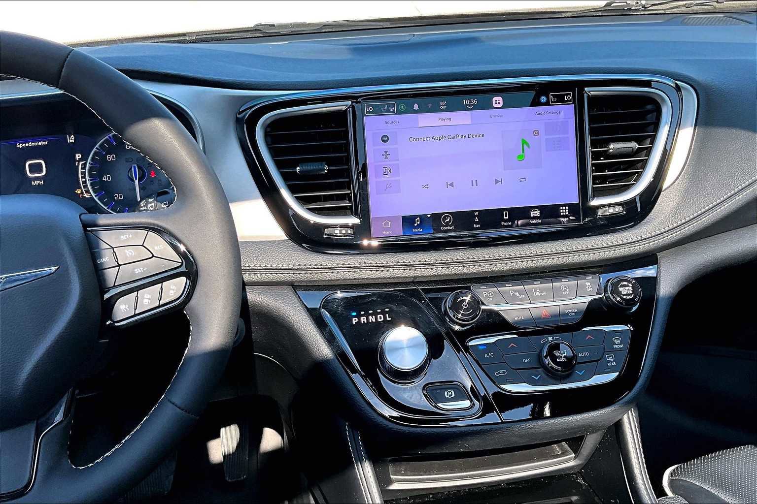 Used 2023 Chrysler Pacifica Limited w/ S Appearance Package image 7