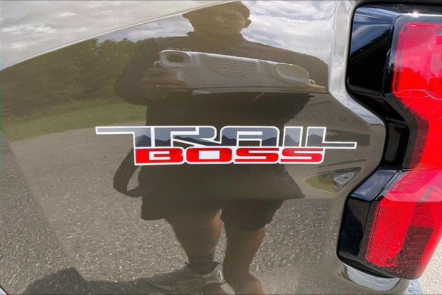 Used 2024 Chevrolet Colorado Trail Boss w/ LPO, Skid Plate Package AWD/4WD image 22