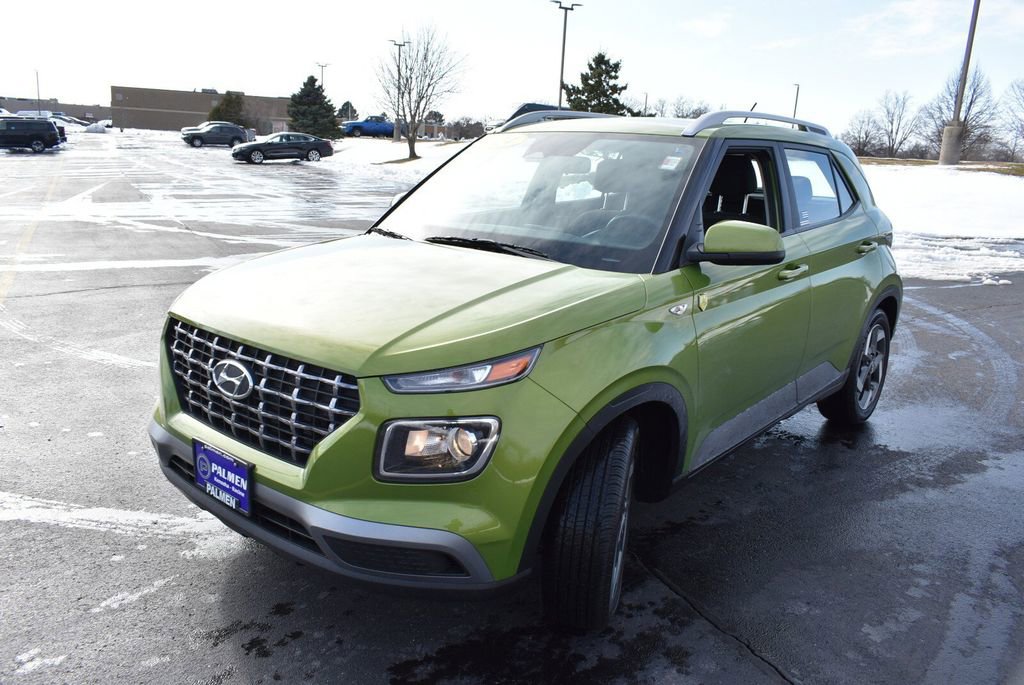 Used 2024 Hyundai Venue SEL image 10