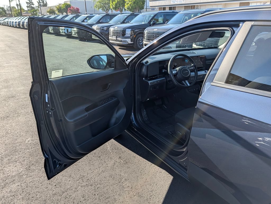 Certified 2025 Hyundai Kona SEL FWD image 32