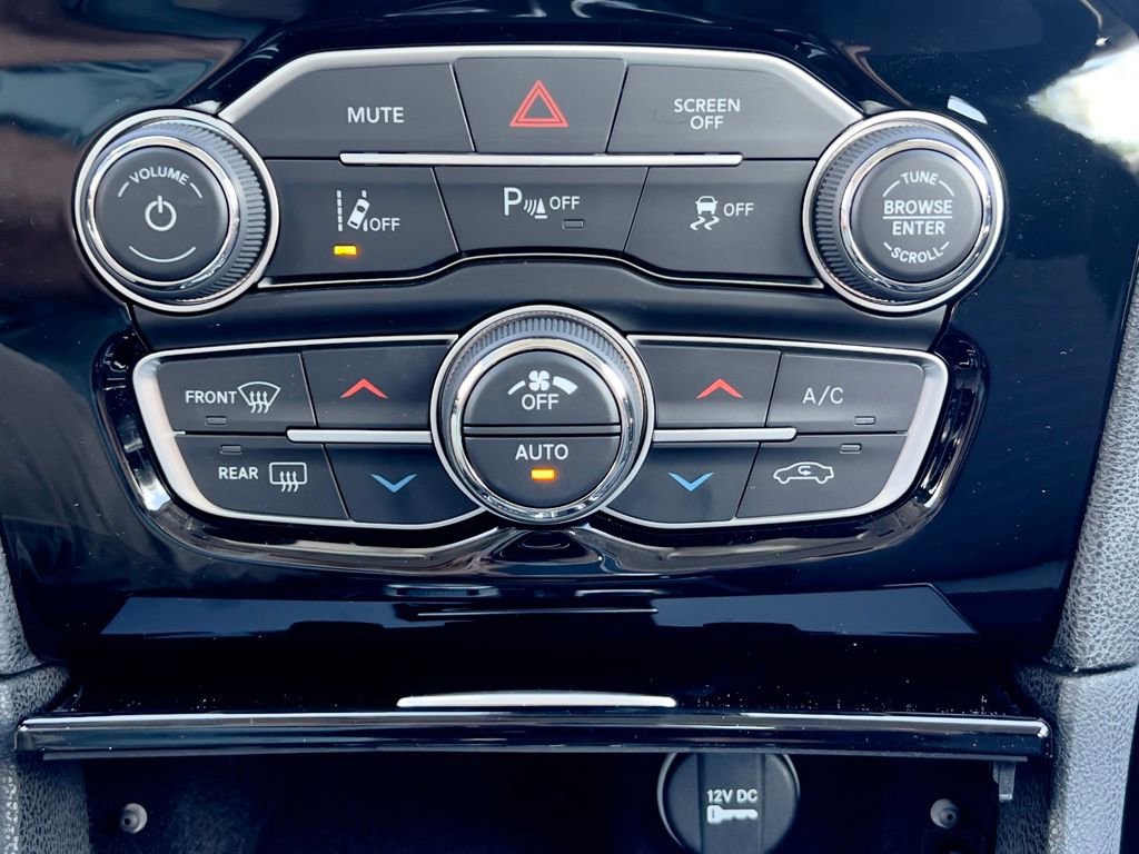 Used 2023 Chrysler 300 Touring w/ Safetytec Plus Group image 31