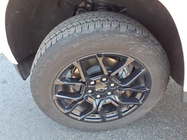 Used 2024 Chevrolet Colorado Z71 w/ LPO, Dark Essentials Package image 40