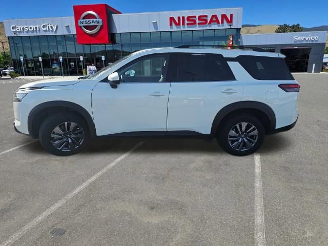 Used 2024 Nissan Pathfinder SV image 1