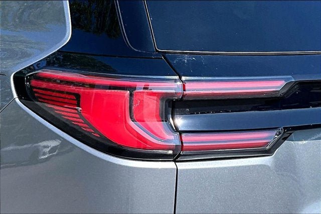 Certified 2025 GMC Acadia Denali w/ Super Cruise Package AWD/4WD image 31
