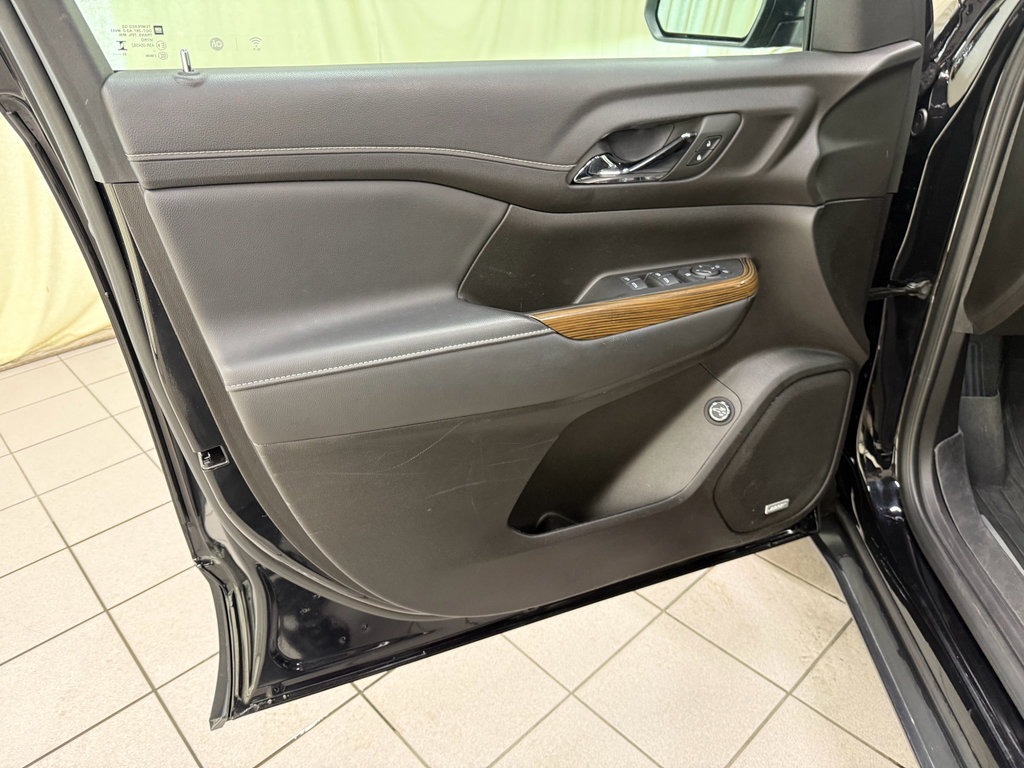 Certified 2023 GMC Acadia SLE w/ Driver Convenience Package FWD image 34
