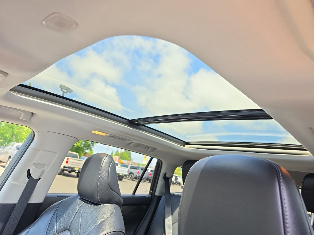 Certified 2024 Toyota Highlander Platinum AWD/4WD image 14