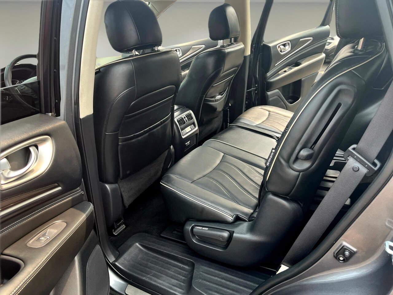 Used 2019 INFINITI QX60 Luxe w/ Essential Package image 13