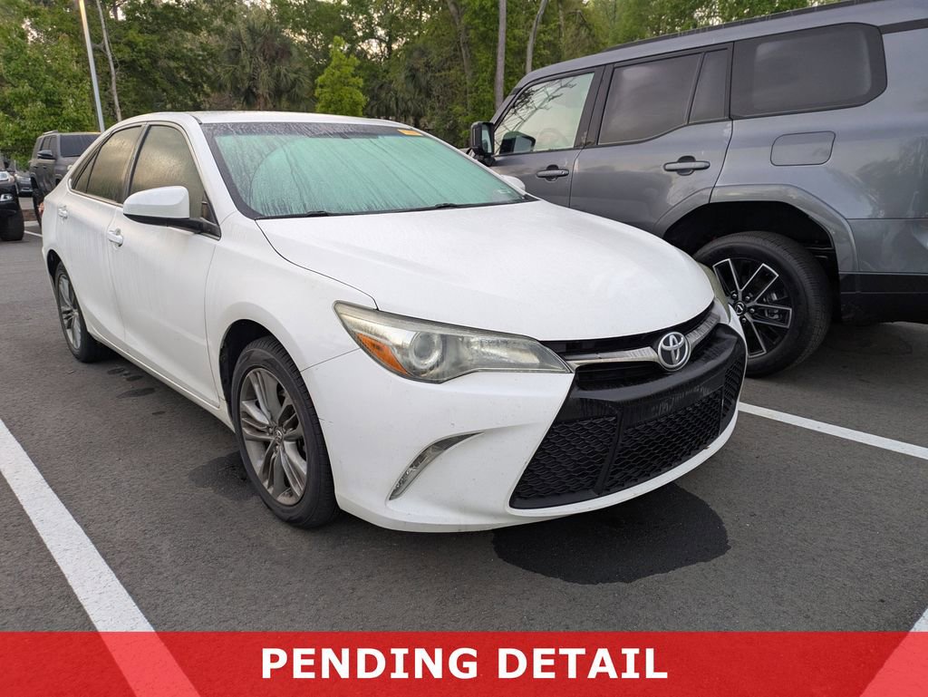 Used 2017 Toyota Camry SE image 1