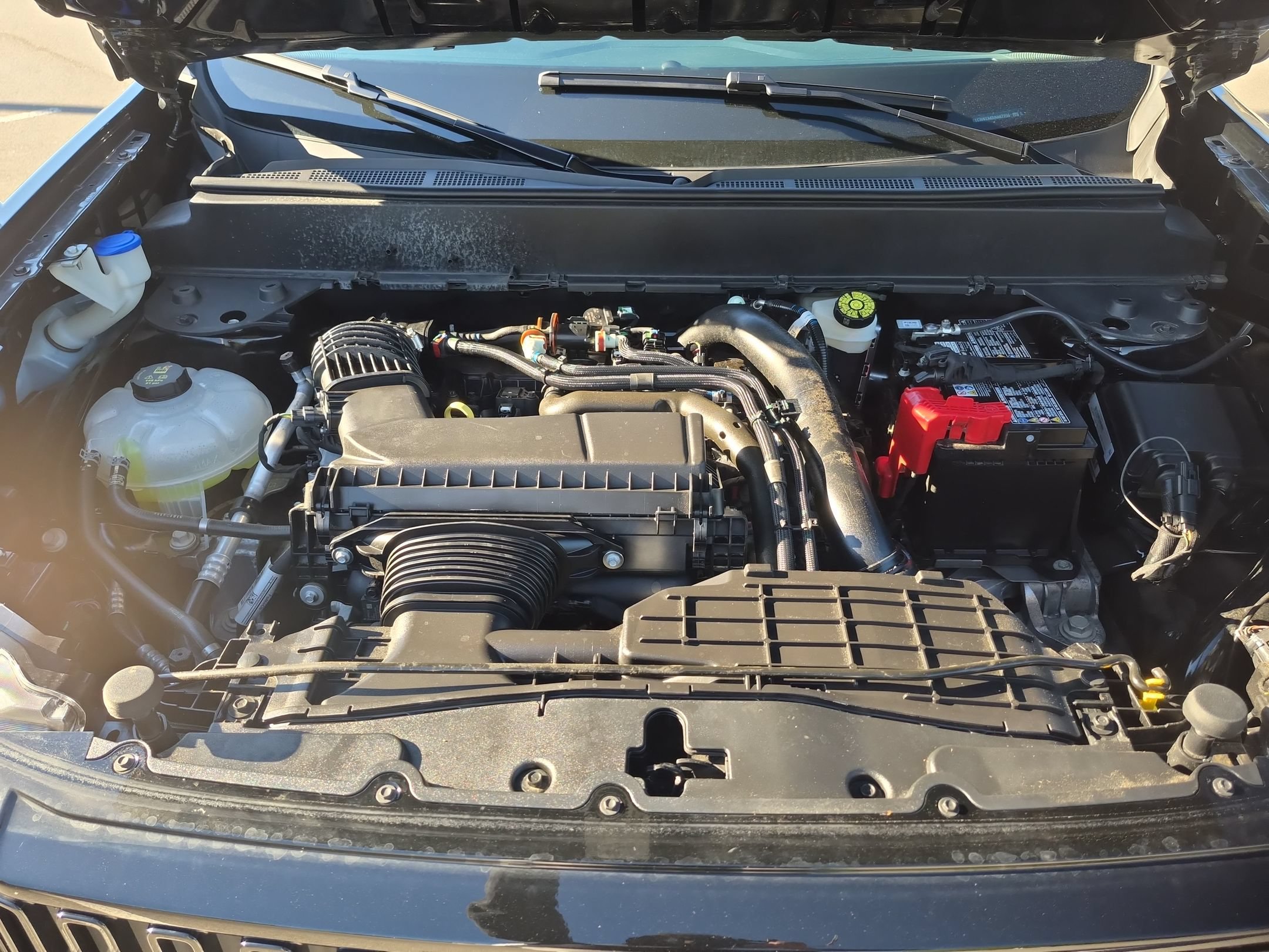 Used 2025 Ford Maverick Lobo AWD/4WD image 36