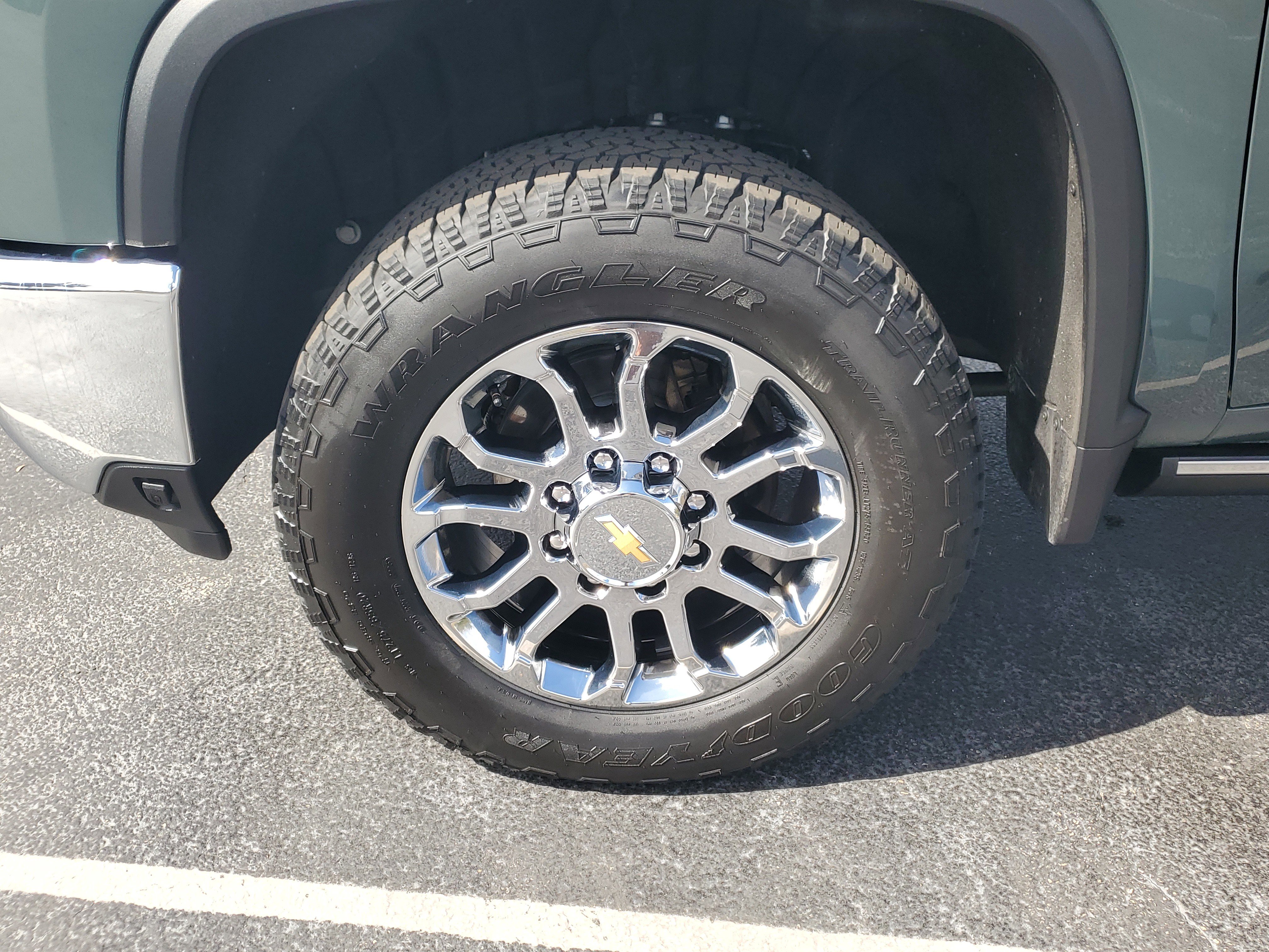 Used 2026 Chevrolet Silverado 3500 LTZ w/ LTZ Premium Package image 5