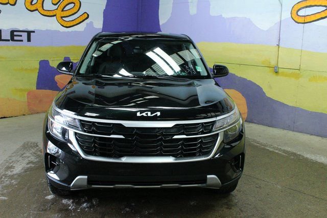Used 2024 Kia Seltos LX image 3